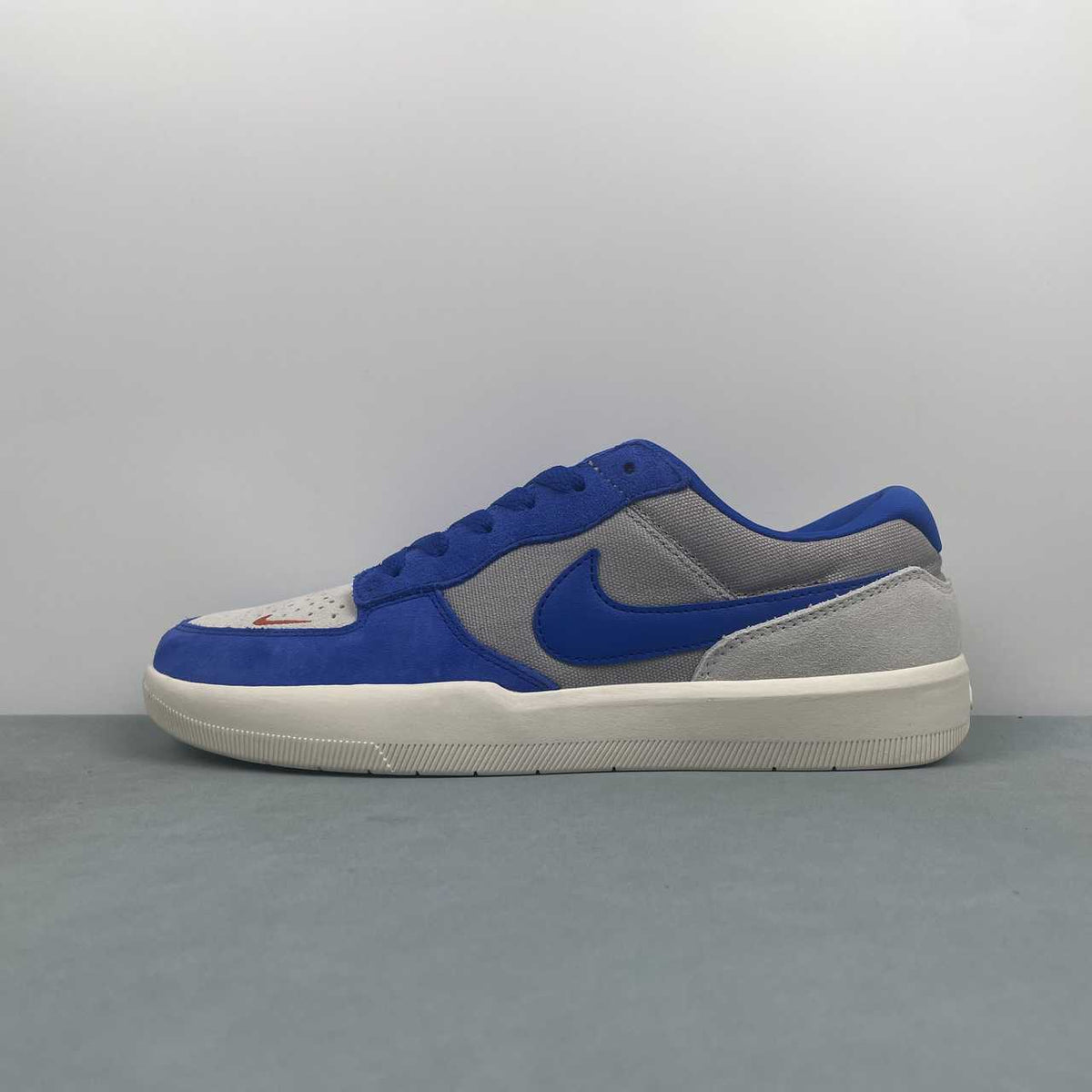 Nike SB Force  Low-Top Sneakers – Royal Blue / Gray / Off-White
