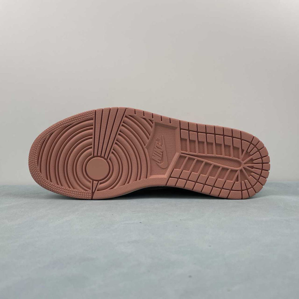 Air Jordan 1 Low – (Men's & Women's)