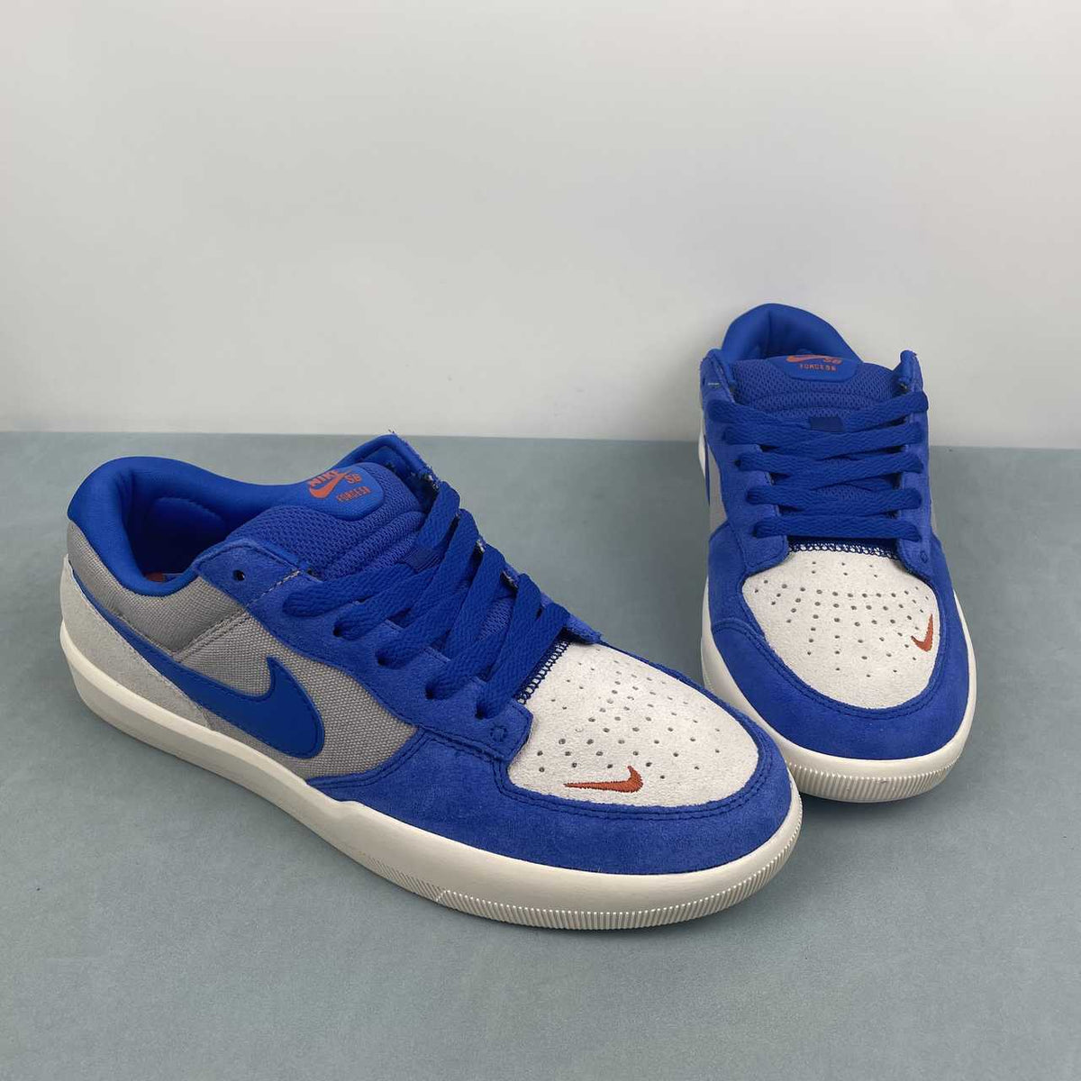 Nike SB Force  Low-Top Sneakers – Royal Blue / Gray / Off-White