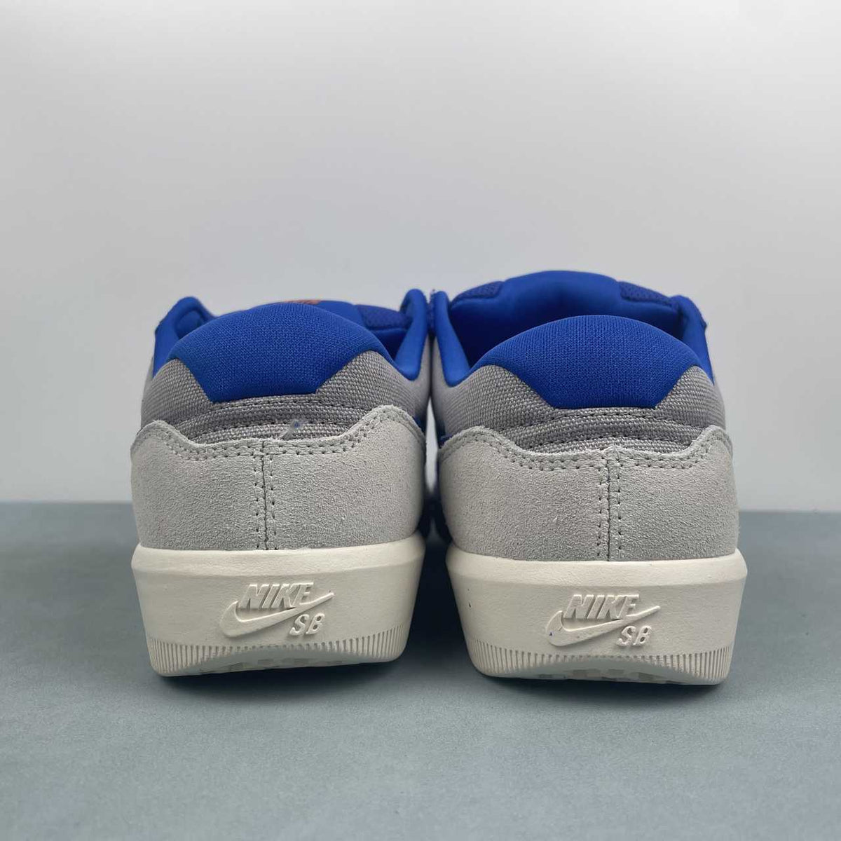 Nike SB Force  Low-Top Sneakers – Royal Blue / Gray / Off-White